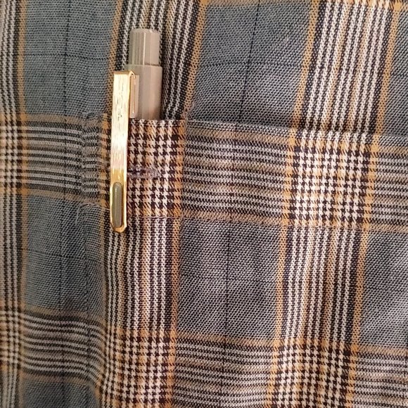 MEN'S CASUAL BUTTON DOWN - Picture 7 of 10